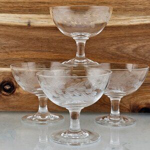 4 Vintage Laurel Garland Low Champagne Coupes cocktail glasses 3" cut leaves